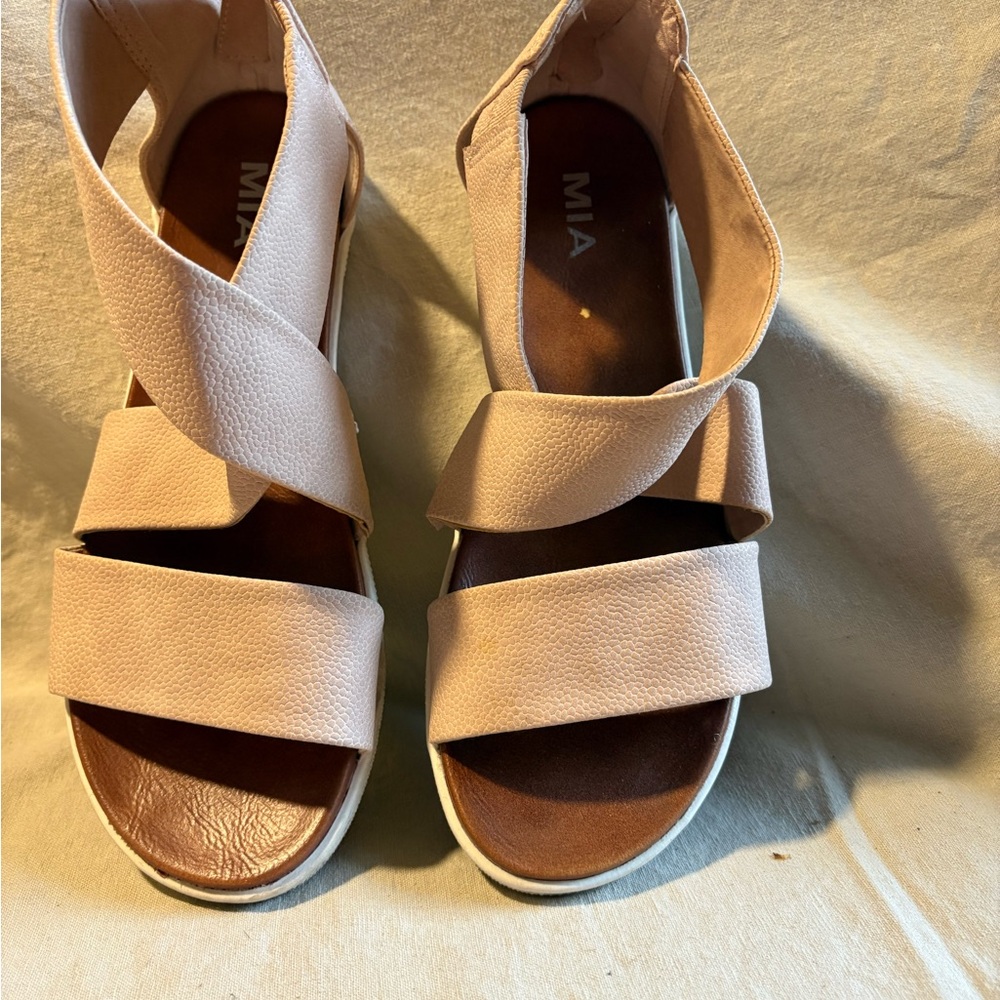 MIA Women's Tan Strappy Sandals